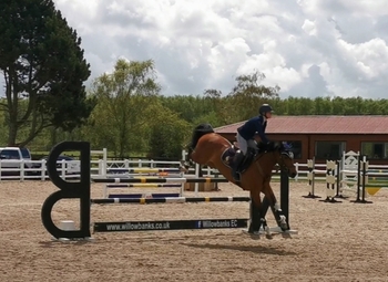 Abigail Leadbetter Wins the Nupafeed Supplements Senior Discovery Second Round at Willowbanks Equestrian Centre